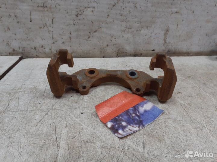 Скоба суппорта переднего