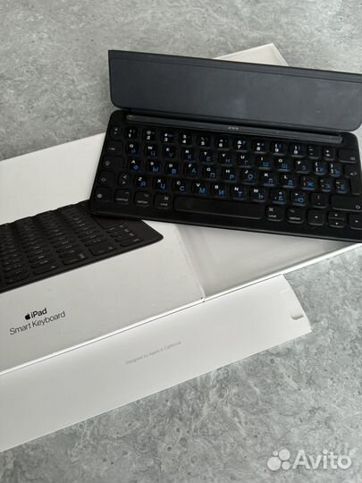 Чехол-клавиатура iPad SMART Keyboard