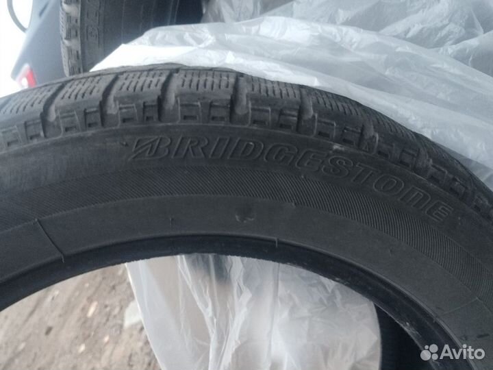 Bridgestone Blizzak VRX 215/55 R17