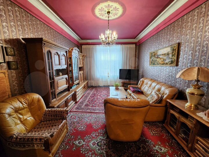 4-к. квартира, 102,7 м², 1/4 эт.