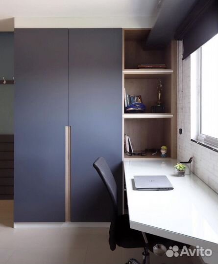 Рабочая зона у окна