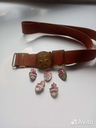 Значки и ремень