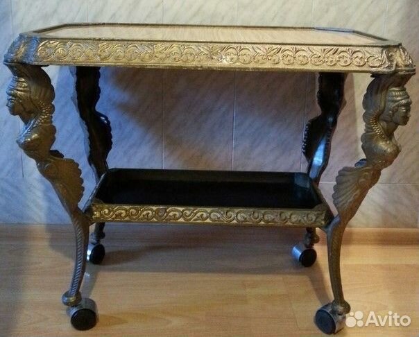 Старинный, винтажный стол, столик. металл