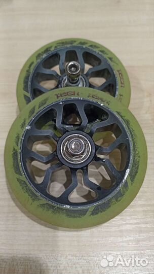 Колеса и грипсы от самоката Duker202