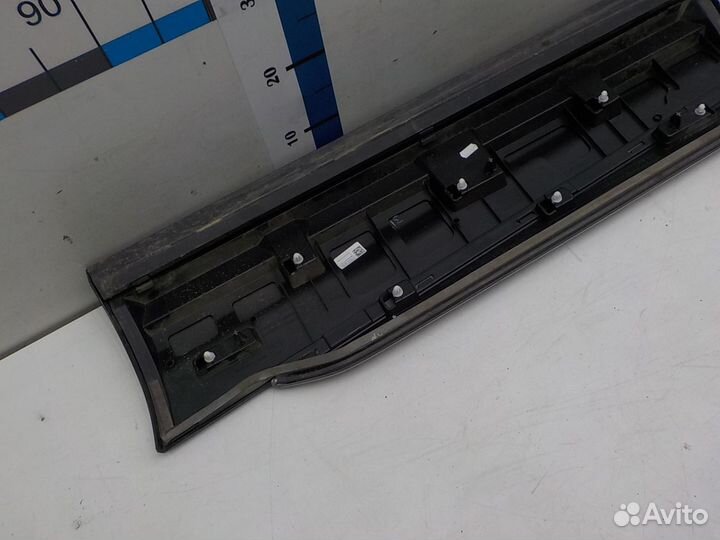 Накладка двери задней правой на Audi Q7 4L0853870G