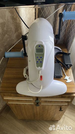 Педальный тренажер с электродвигателем