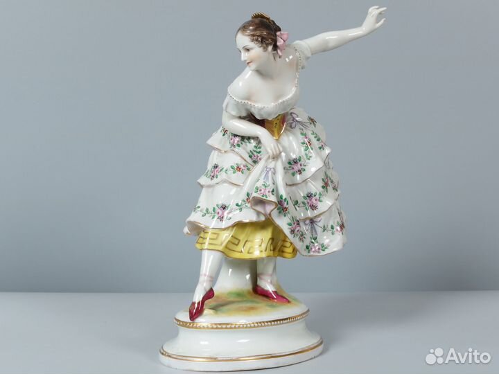 Старинная фарфоровая статуэтка. Volkstedt