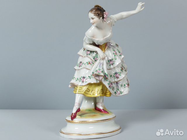 Старинная фарфоровая статуэтка. Volkstedt