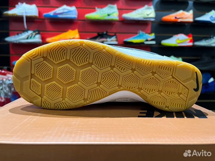 Футзалки Supreme x Nike SB Gato White