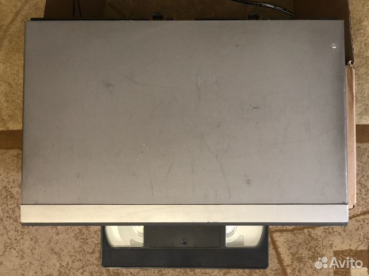 Видеоплеер (Видеомагнитофон) LG L218