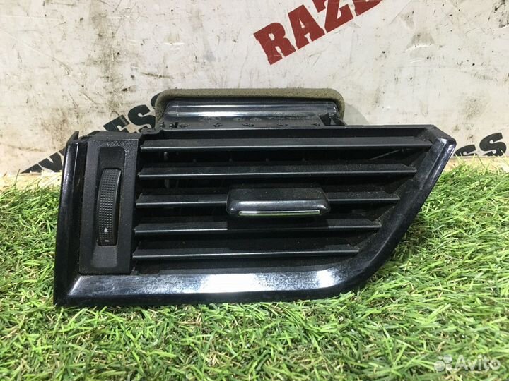 Дефлектор воздушный левый Skoda Octavia A7