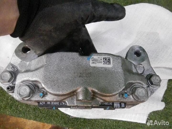 Суппорт тормозной передний левый Cadillac Escalade