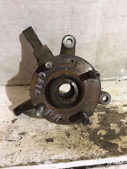 Кулак передний правый Getz