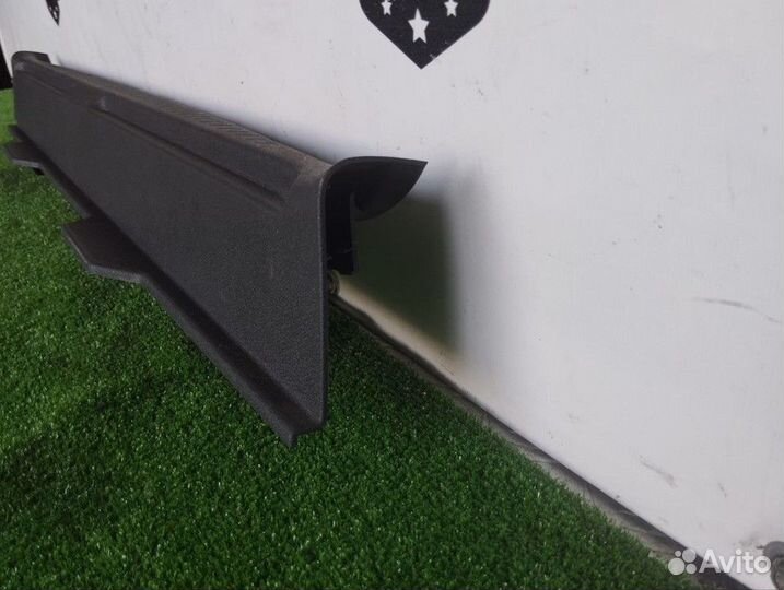 Обшивка багажника центральная Renault Scenic