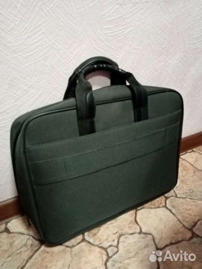 Портфель для ноутбука