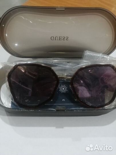 Солнцезащитные очки женские Guess