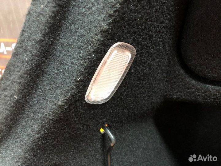 Обшивка багажника левая Mercedes-Benz E-Class W212