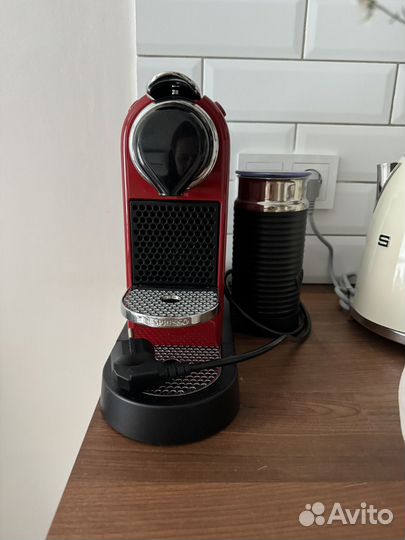 Кофемашина капсульная nespresso с капучинатором