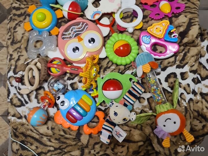 Игрушки, погремушки, грызунки для малышей пакетом