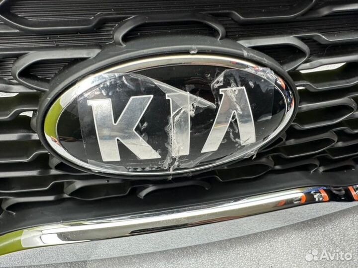 Решетка радиатора Kia Sorento 2 XM FL D4HB 2.2