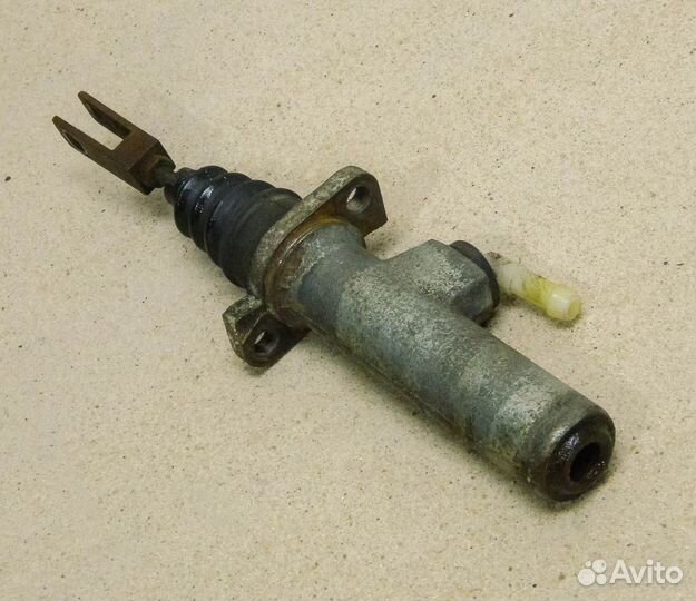 Цилиндр сцепления главный Audi 80 B3 1.8