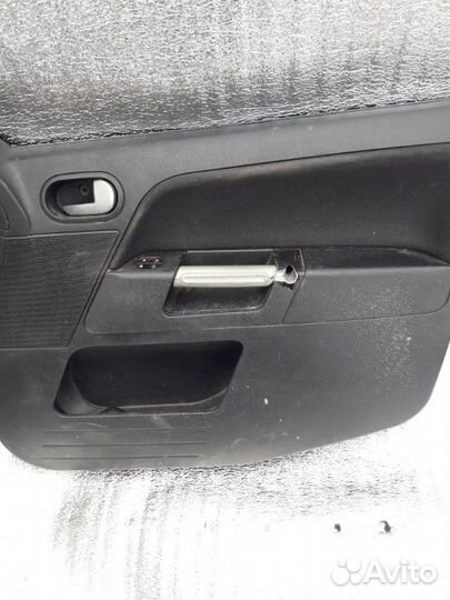 Обшивка карта двери передняя правая Ford Fusion