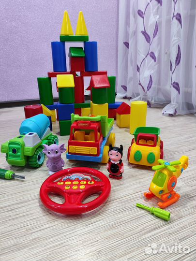 Стол со стулом складной+игрушки, конструкторы