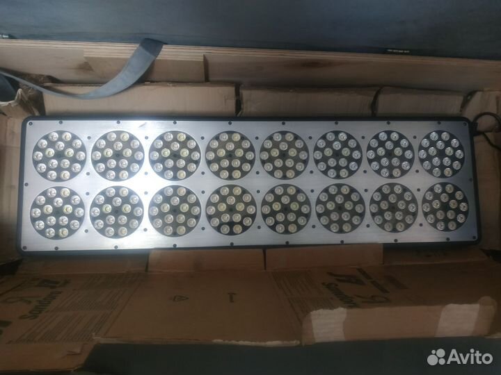 LED лампа для растений