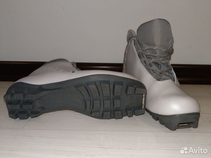 Ботинки для беговых лыж Inovik Classiс 130 Lady