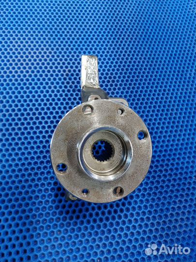 Поворотный кулак со ступицей Granta Kalina Новый