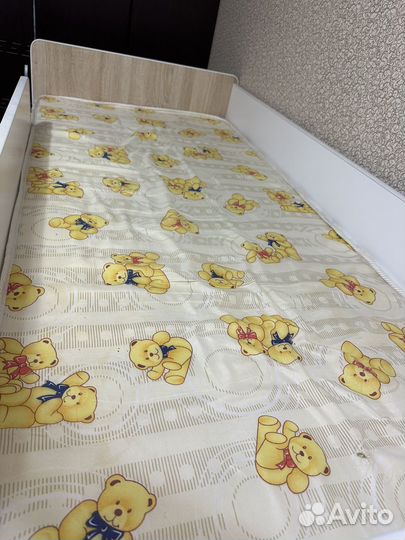 Двухъярусная кровать