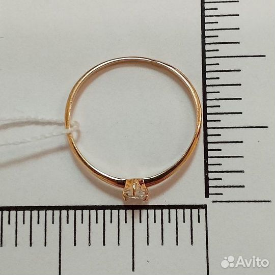 Кольцо с синтетическим камнем Золото