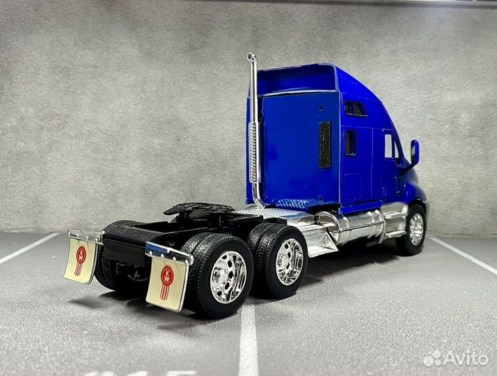 Коллекционная модель Kenworth T2000 1:32 Welly