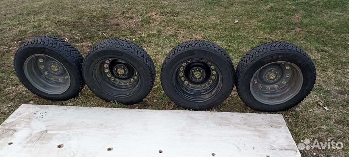 Michelin X-Ice North 4 185/65 R15