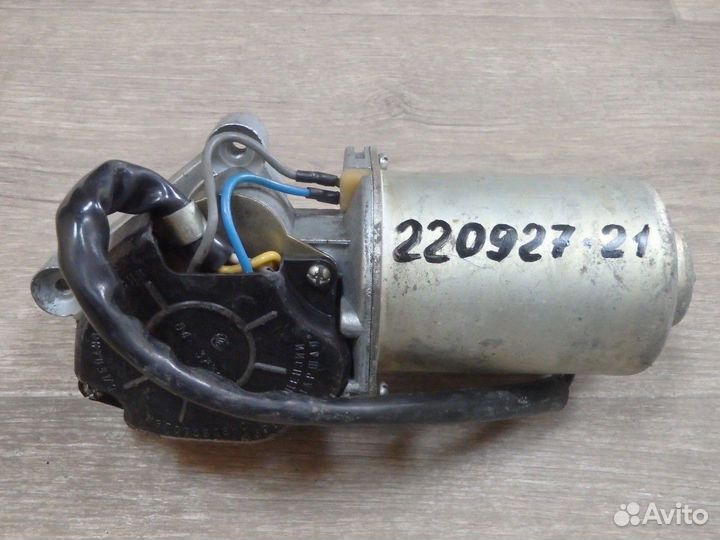 Моторчик стеклоочистителя передний 2110
