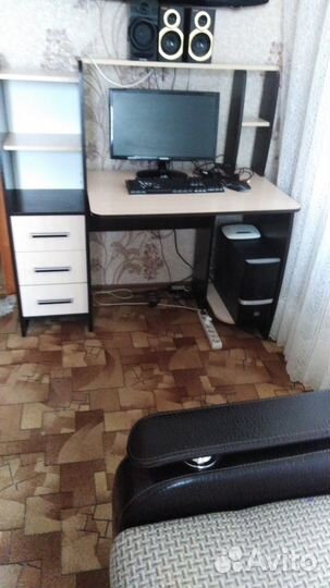 Компьютерный стол