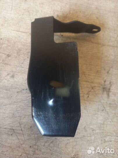 Кронштейн топливного фильтра Ford Kuga 1 ufda 2.0