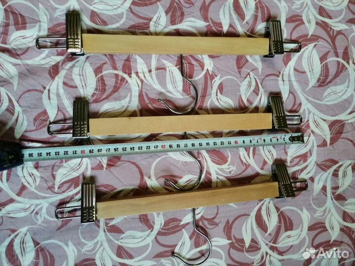 Вешалка с прищепками