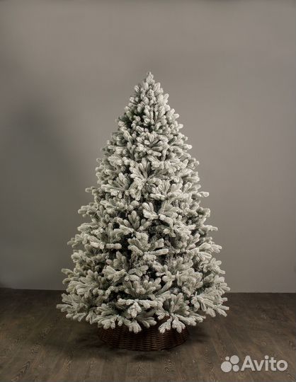 Ель искуственная заснеженная
