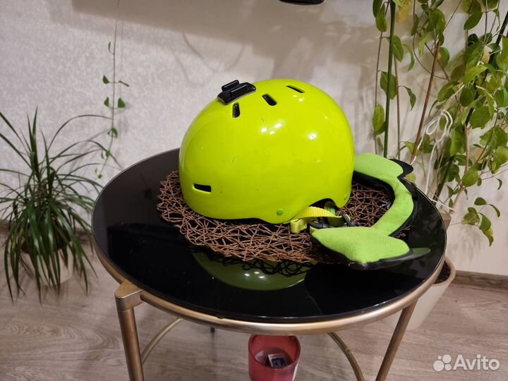 Шлем горнолыжный