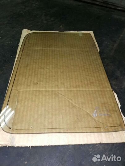 Стекло форточка не подвижная газ волга 2402 3102