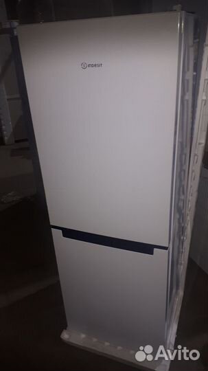 Холодильник Indesit DS 4160 W