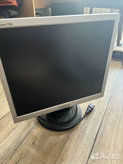 Монитор samsung 720n