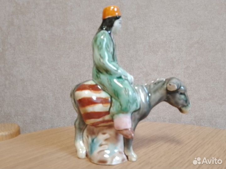 Статуэтка Узбечка на осле