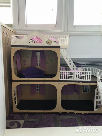 Большой кукольный домик