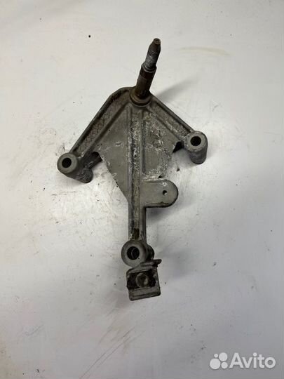 Кронштейн МКПП Renault Symbol LB03 K7J 2006