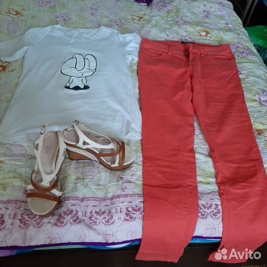 Женская одежда и обувь