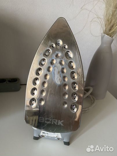 Утюг Bork рабочий