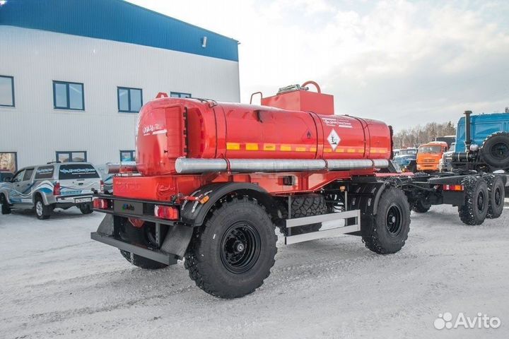 Прицеп химическая цистерна УралСпецТранс ПЦ 8-21, 2023