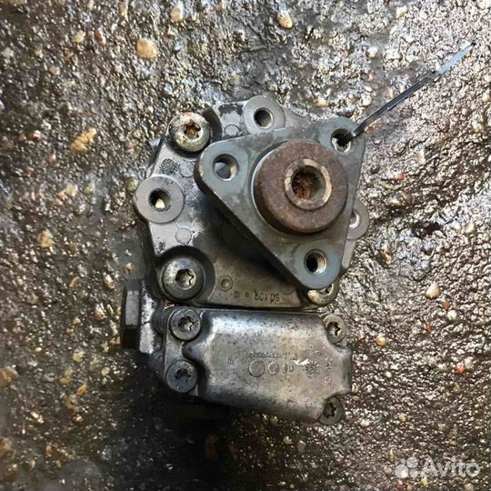 Насос гидравлический руля бмв 520д 2008г